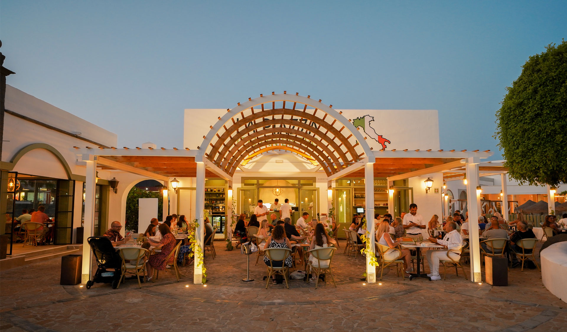 Restaurant La Piazza Italian Bistro