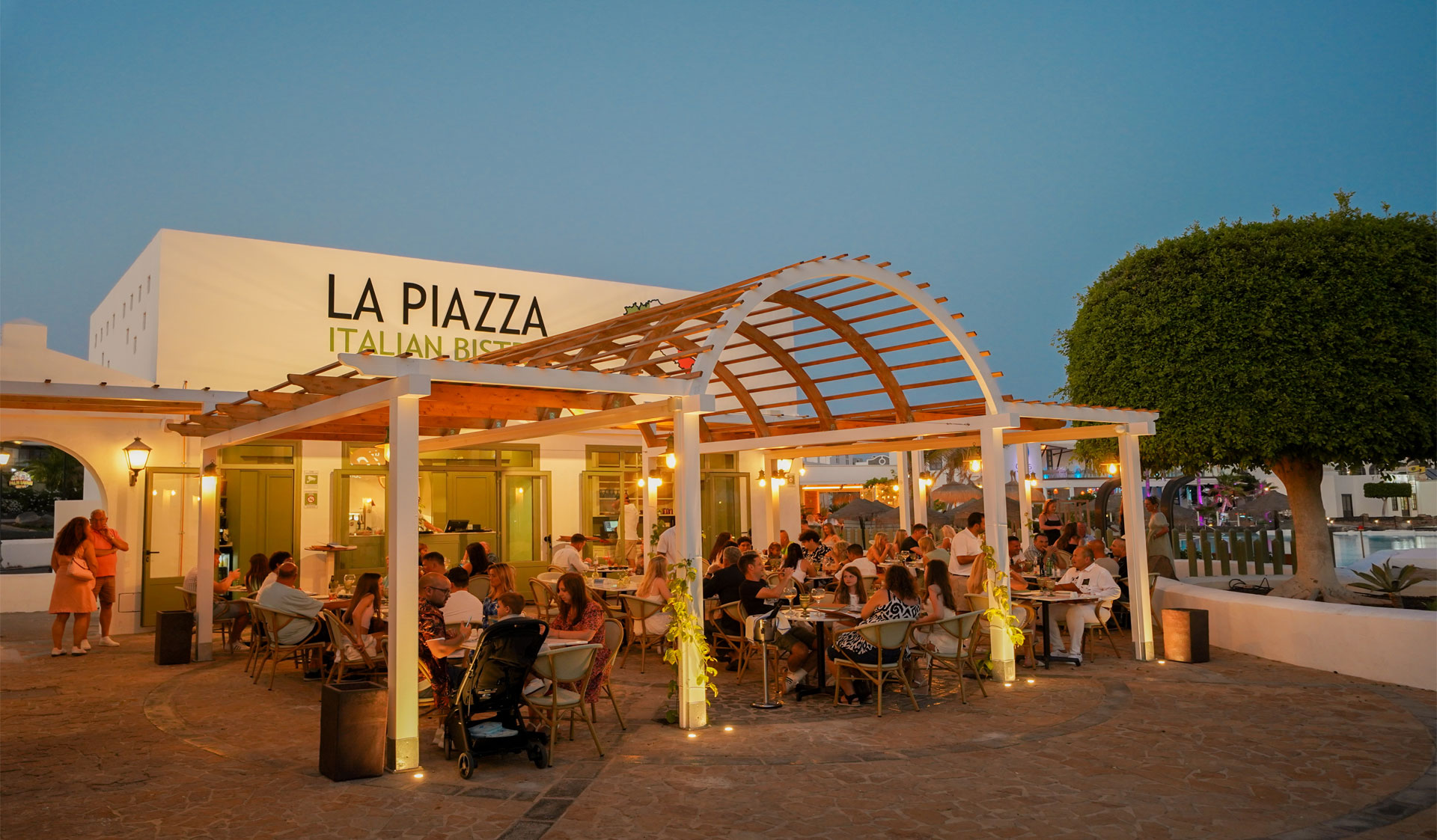 Restaurant La Piazza Italian Bistro